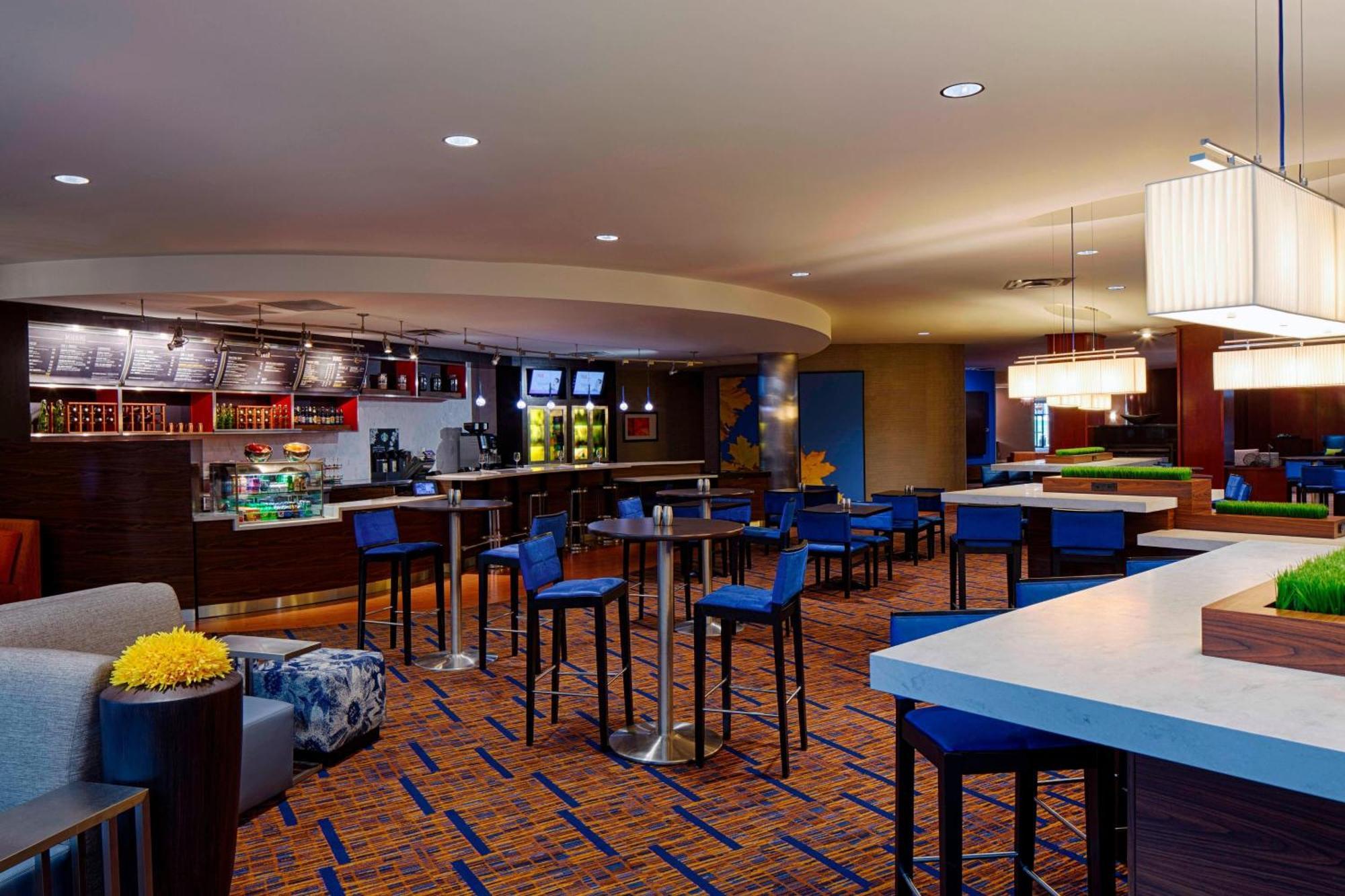 Courtyard By Marriott Columbus West/Hilliard Hotel Екстериор снимка