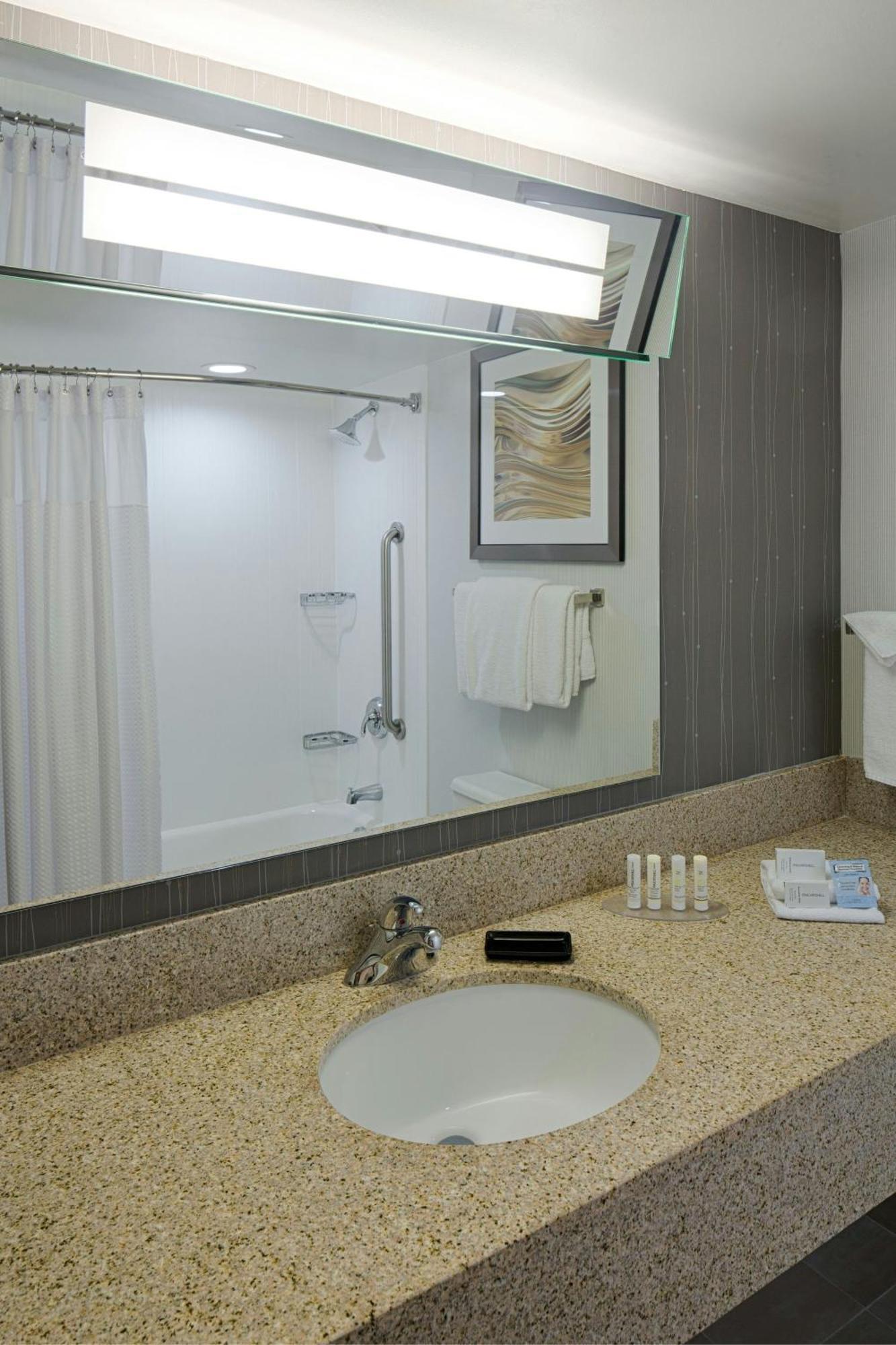Courtyard By Marriott Columbus West/Hilliard Hotel Екстериор снимка