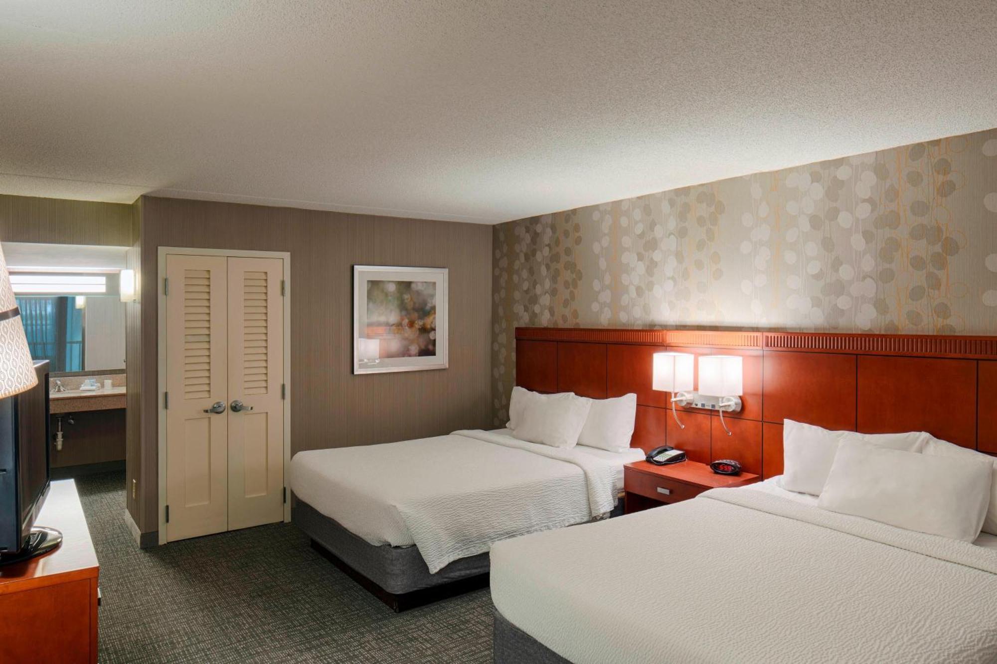 Courtyard By Marriott Columbus West/Hilliard Hotel Екстериор снимка
