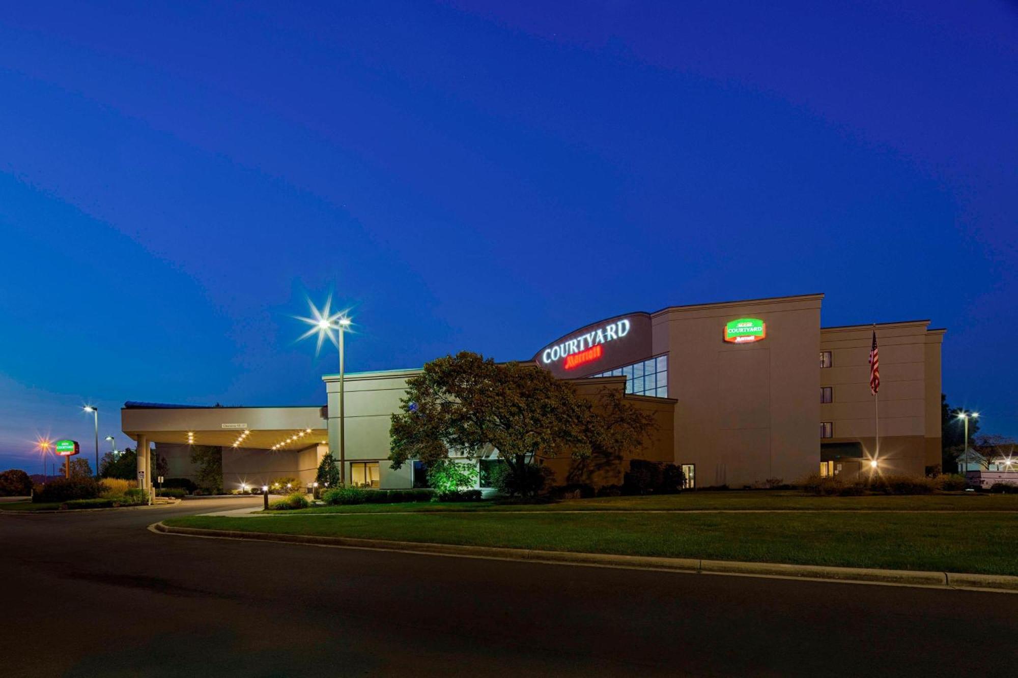 Courtyard By Marriott Columbus West/Hilliard Hotel Екстериор снимка